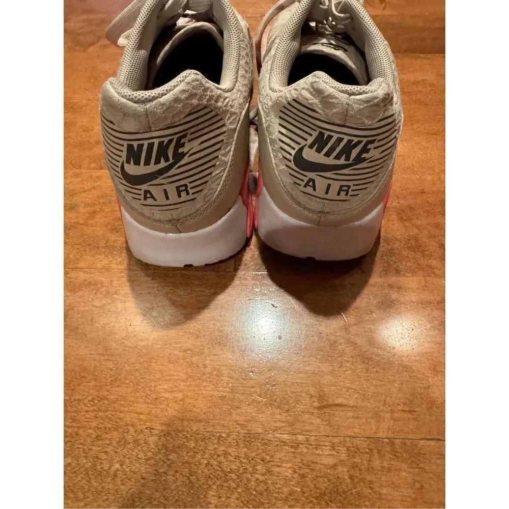 Women’s Nike air max sneakers